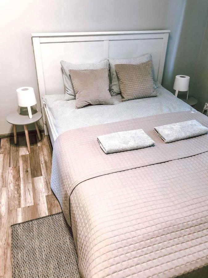 Bankowa 8 Guest Rooms Zielona Gora  Ngoại thất bức ảnh